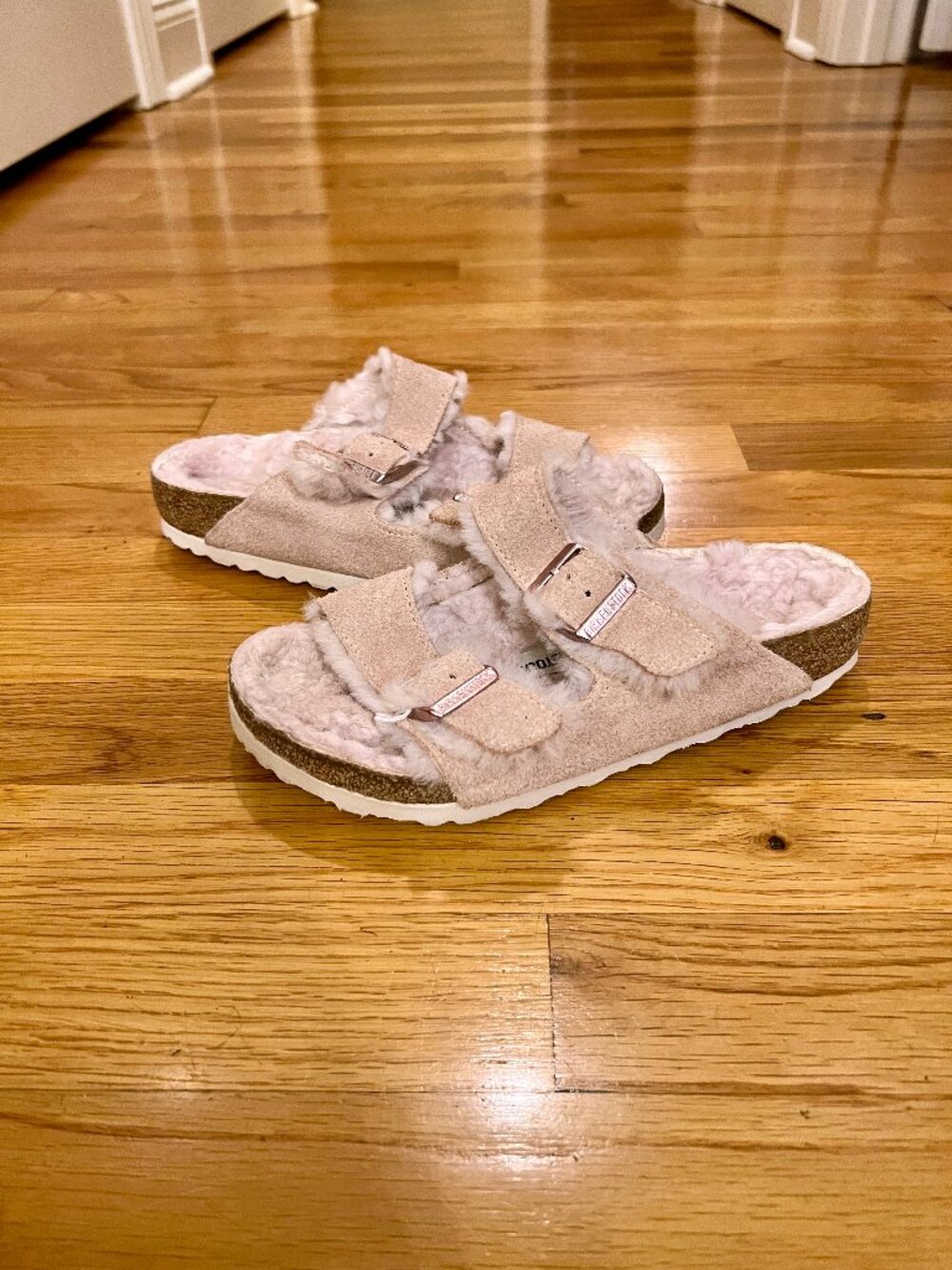 Women's Birkenstock Arizona Suede & Shearling Lined Sandals in Rose Pink 36 or 6 - Picture 2 of 7
